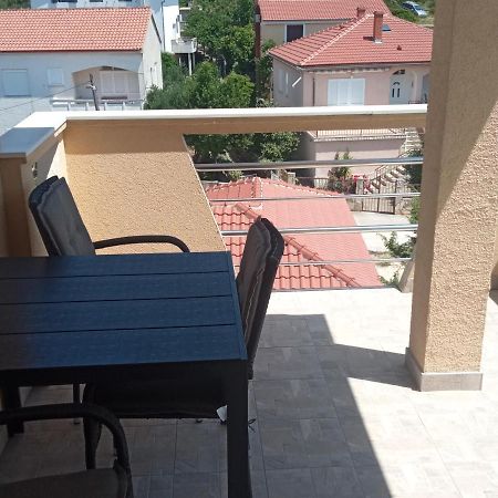 Frka Petesic Apartment Sali Bagian luar foto